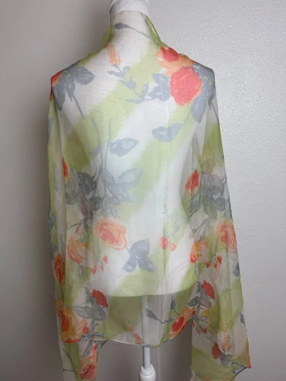VIntage Lightweight Silk Chiffon Roses 33